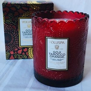 NEW Voluspa Scalloped Edge Candle